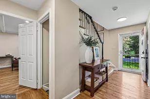 1360 Snow Meadow Ln, McLean, VA 22102 - Photo 5