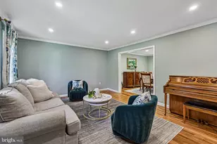 1360 Snow Meadow Ln, McLean, VA 22102 - Photo 9