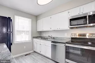 6072 Crown Royal Cir, Alexandria, VA 22310 - Photo 11