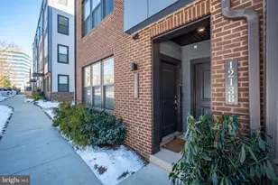12136 Loblolly Dr, Fairfax, VA 22033 - Photo 1