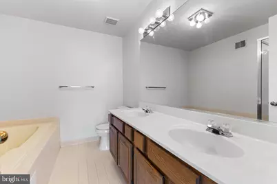 5142 Woodford Drive, Centreville, VA 20120 - Photo 5