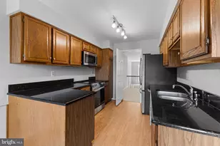 5142 Woodford Dr, Centreville, VA 20120 - Photo 13