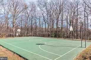 12103 Greenwood Ct, Fairfax, VA 22033 - Photo 9