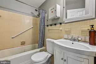 7806 Oak St, Falls Church, VA 22043 - Photo 5
