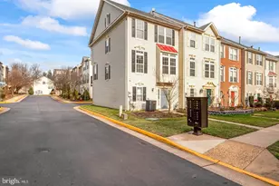 4317 Stevens Battle Ln, Fairfax, VA 22033 - Photo 3