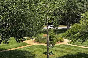 212 Locust Street SE, Vienna, VA 22180 - Photo 17