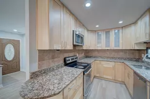 11301 Gatesborough Ln, Reston, VA 20191 - Photo 25