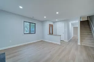 11301 Gatesborough Ln, Reston, VA 20191 - Photo 5