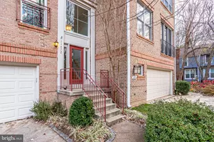 11472 Waterhaven Ct, Reston, VA 20190 - Photo 3