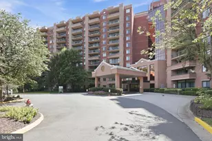 2230 George C Marshall Dr, Falls Church, VA 22043 - Photo 25