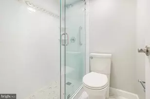 5901 Mt Eagle Dr, Alexandria, VA 22303 - Photo 25
