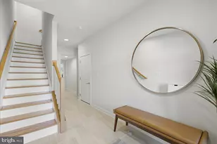 9228 Wood Violet Ct, Fairfax, VA 22031 - Photo 3