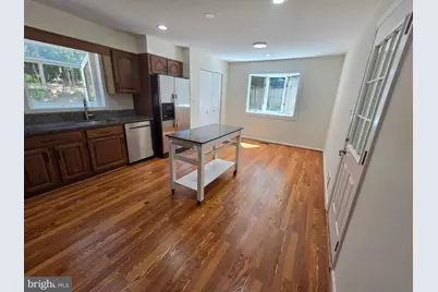 9929 Barnsbury Court, Fairfax, VA 22031 - Photo 3