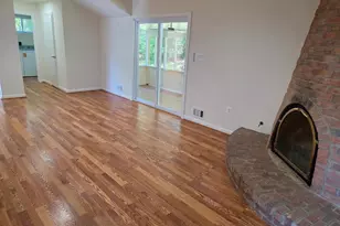 9929 Barnsbury Ct, Fairfax, VA 22031 - Photo 5