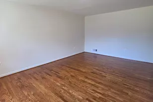 9929 Barnsbury Ct, Fairfax, VA 22031 - Photo 11