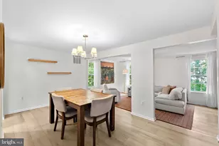 10131 Walnut Wood Ct, Burke, VA 22015 - Photo 7