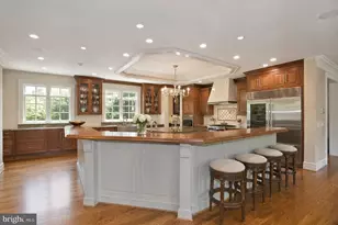 9698 Mill Ridge Ln, Great Falls, VA 22066 - Photo 13