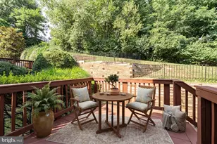 6008 Kelsey Ct, Falls Church, VA 22044 - Photo 7