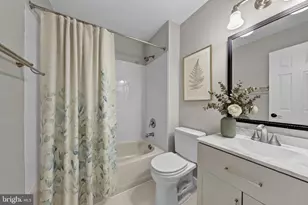 6008 Kelsey Ct, Falls Church, VA 22044 - Photo 9
