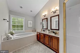 6008 Kelsey Ct, Falls Church, VA 22044 - Photo 11