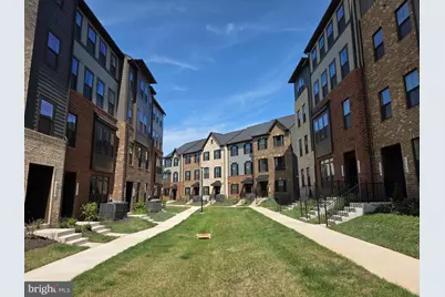 4528 Dandelion Loop #190, Chantilly, VA 20151 - Photo 3