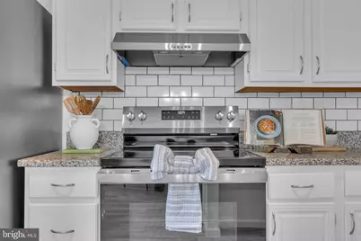 7980 Tyson Oaks Circle, Vienna, VA 22182 - Photo 11