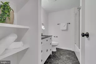 7980 Tyson Oaks Cir, Vienna, VA 22182 - Photo 21