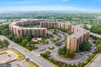 8370 Greensboro Drive #510, McLean, VA 22102 - Photo 5