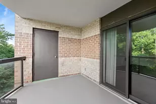 8370 Greensboro Dr, McLean, VA 22102 - Photo 11