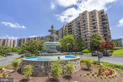 8370 Greensboro Drive #510, McLean, VA 22102 - Photo 3