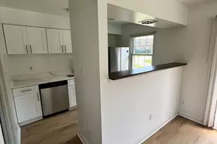 9737 Hagel Cir, Lorton, VA 22079 - Photo 5