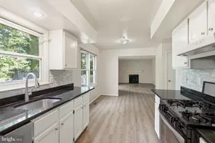 2998 Steven Martin Dr, Fairfax, VA 22031 - Photo 7