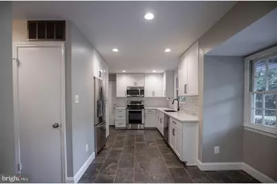 4836 Gainsborough Drive, Fairfax, VA 22032 - Photo 9