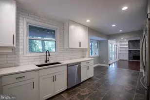 4836 Gainsborough Dr, Fairfax, VA 22032 - Photo 13