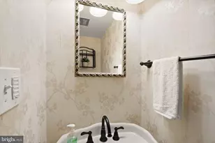 9507 Burdett Rd, Burke, VA 22015 - Photo 17