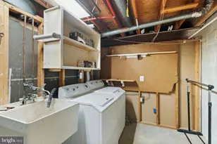9507 Burdett Rd, Burke, VA 22015 - Photo 35
