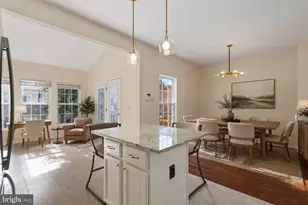 14290 Glade Spring Dr, Centreville, VA 20121 - Photo 5