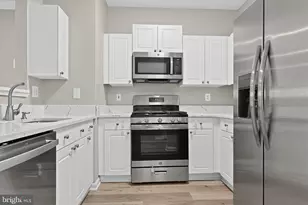 11320 Aristotle Dr, Fairfax, VA 22030 - Photo 15