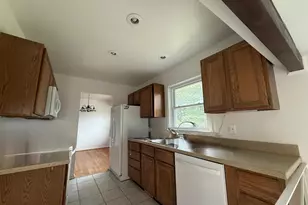 3921 Forest Grove Dr, Annandale, VA 22003 - Photo 3