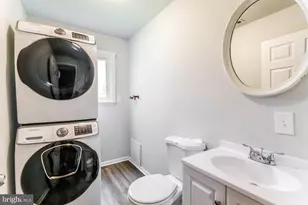 662 Herndon Pkwy, Herndon, VA 20170 - Photo 23
