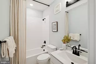 4824 Bauhaus Sq, Chantilly, VA 20151 - Photo 31
