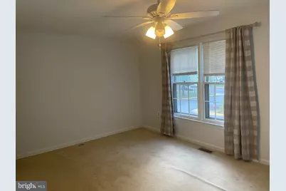 5405 New London Park Drive, Fairfax, VA 22032 - Photo 9
