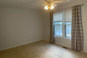 5405 New London Park Dr, Fairfax, VA 22032 - Photo 9