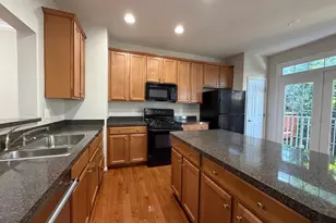 5669 Faircloth Ct, Centreville, VA 20120 - Photo 11