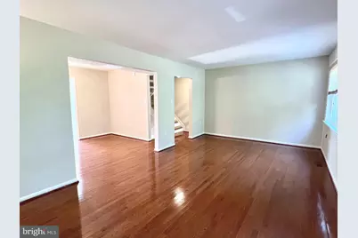 8124 Larkin Lane, Vienna, VA 22182 - Photo 5