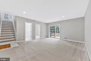 9546 Lagersfield Cir, Vienna, VA 22181 - Photo 15