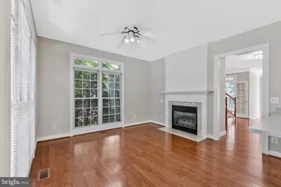 9546 Lagersfield Circle, Vienna, VA 22181 - Photo 5