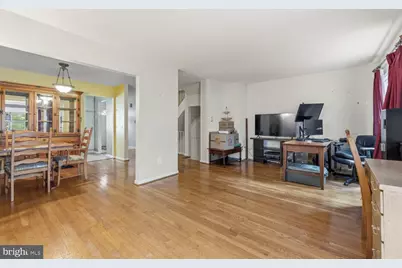 9019 Golden Leaf Court, Springfield, VA 22153 - Photo 15