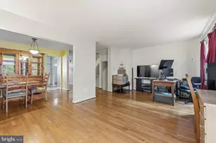 9019 Golden Leaf Ct, Springfield, VA 22153 - Photo 15