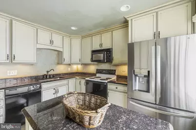 9019 Golden Leaf Court, Springfield, VA 22153 - Photo 7
